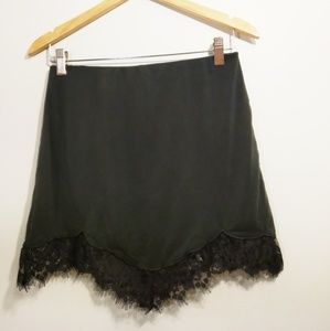 Black/grey knitted suede fabric skirt w lace